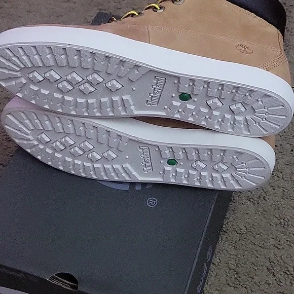 BNWB Womens  timberland boots - Picture 2 of 4